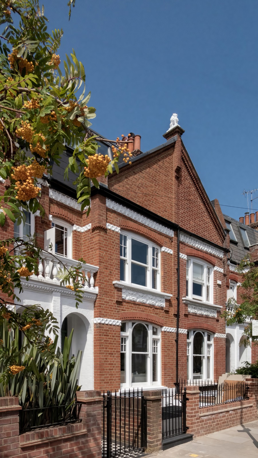 The front of the house on Stokenchurch Street