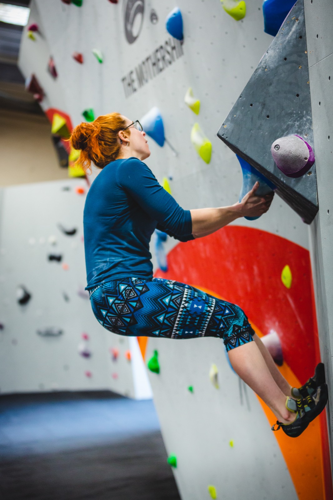 The bouldering hall with its mats and walls
